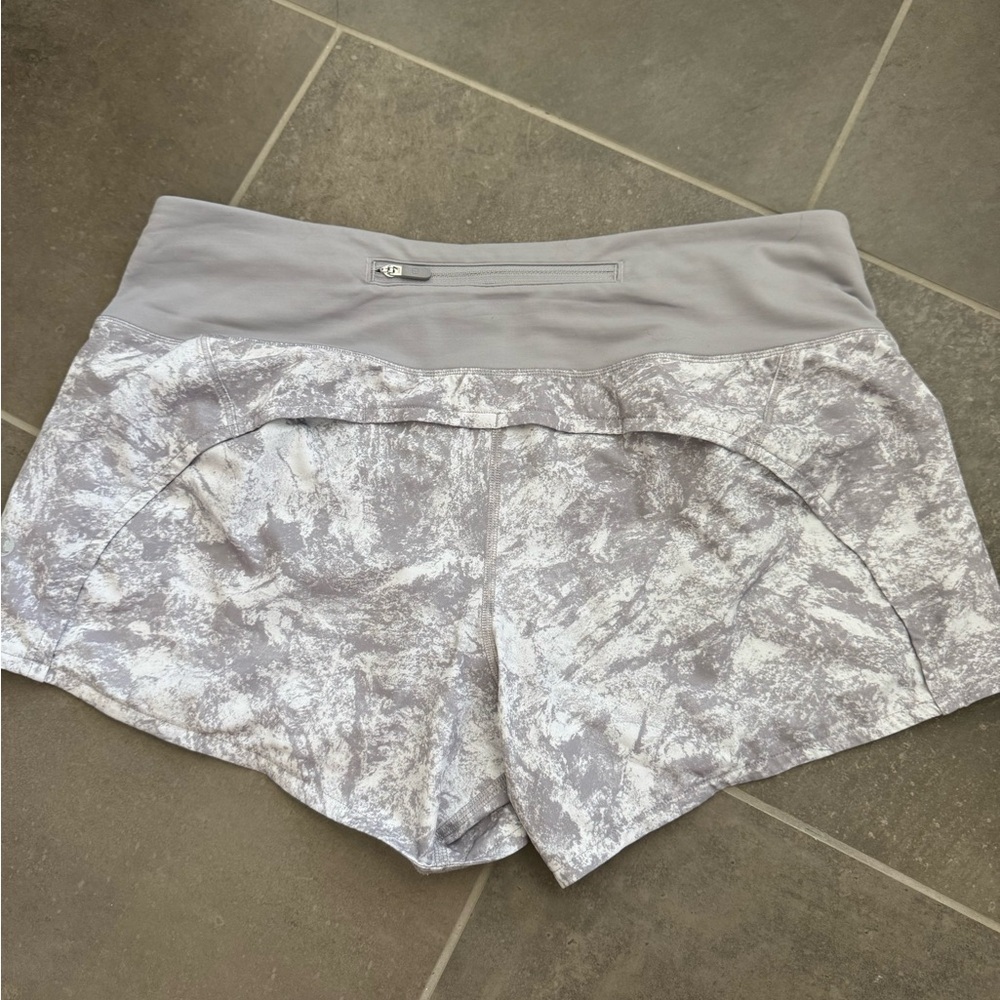 Lululemon Athletica Light Gray Shorts Speed Up 4” - Picture 3 of 3